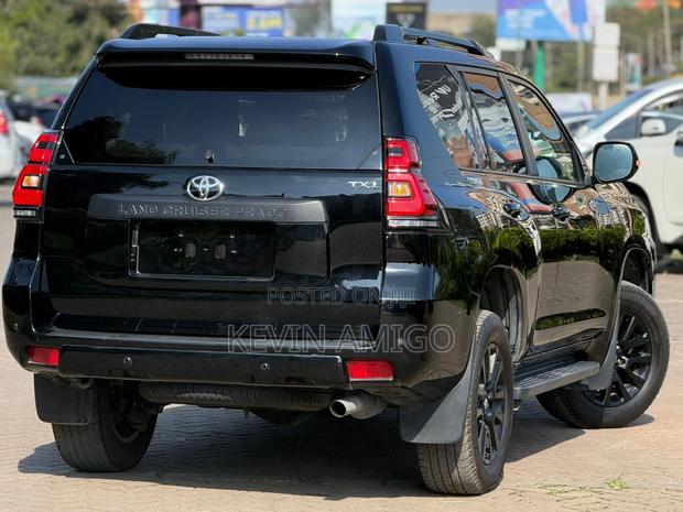 Toyota Land Cruiser Prado 2.7 2023 Black