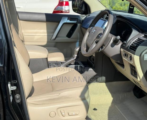 Toyota Land Cruiser Prado 2.7 2023 Black
