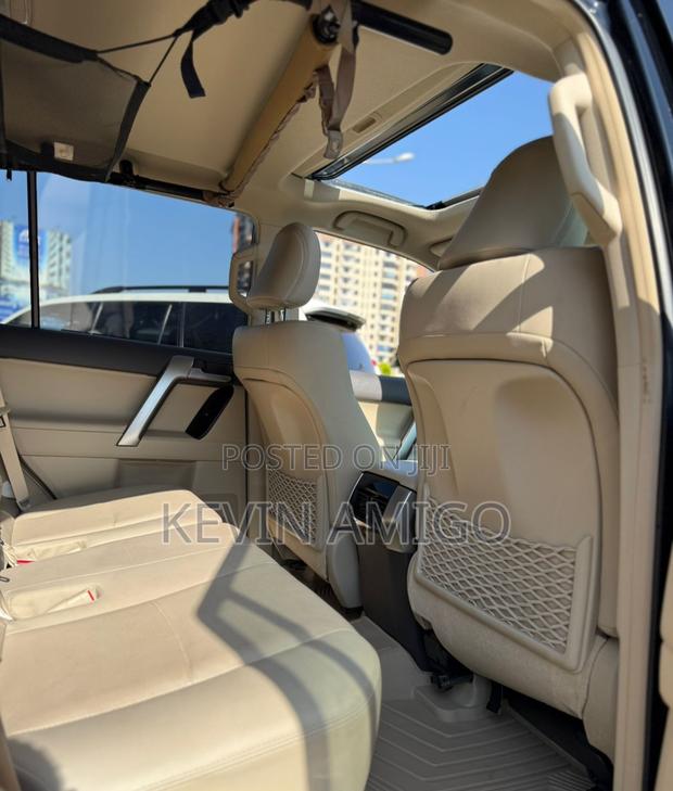 Toyota Land Cruiser Prado 2.7 2023 Black