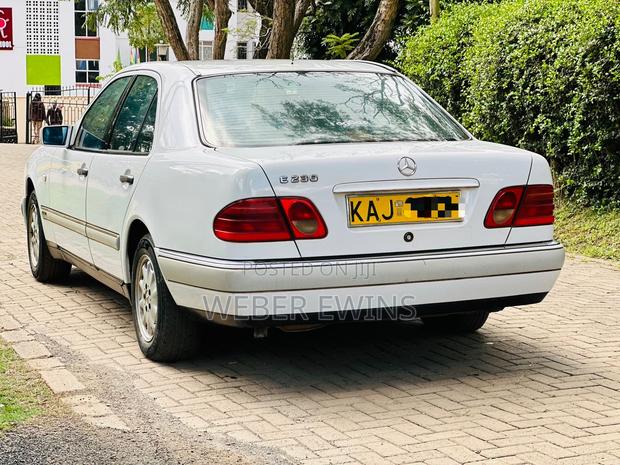 Mercedes-Benz E230 1997 White