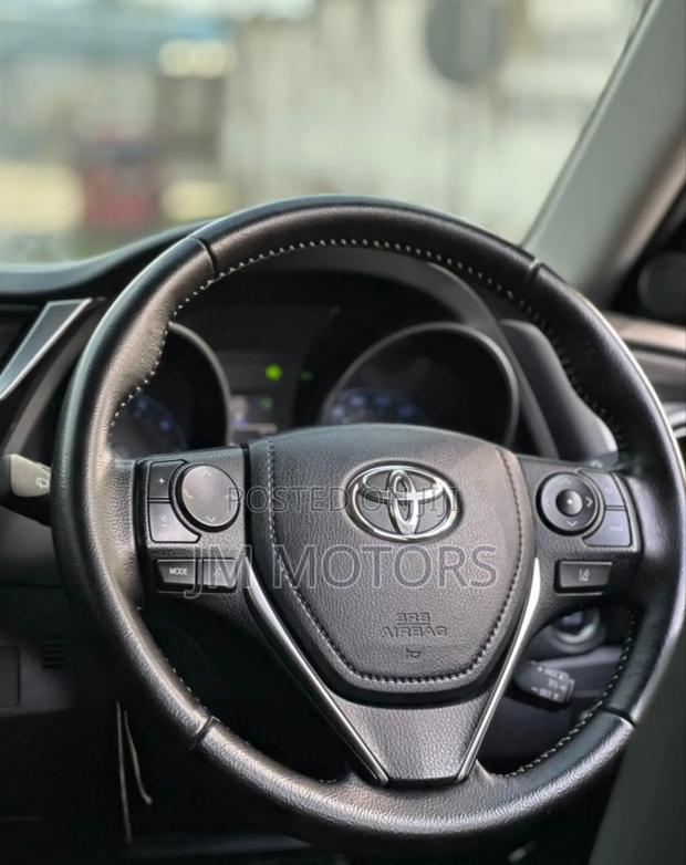 Toyota Auris 2016 Matt Black