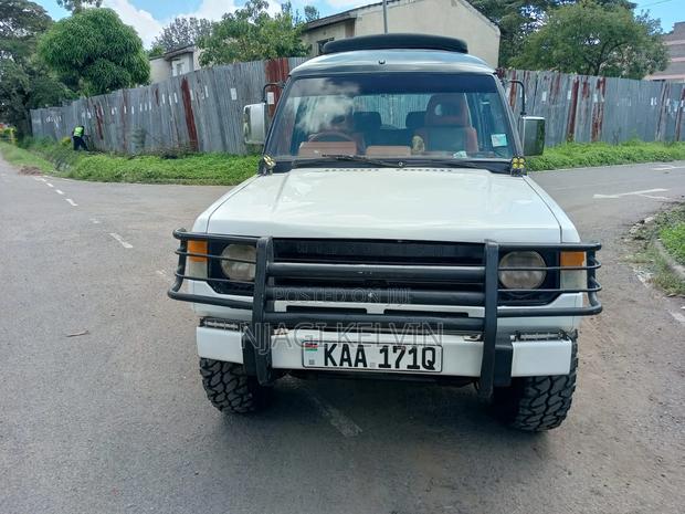 Mitsubishi Pajero 1990 White