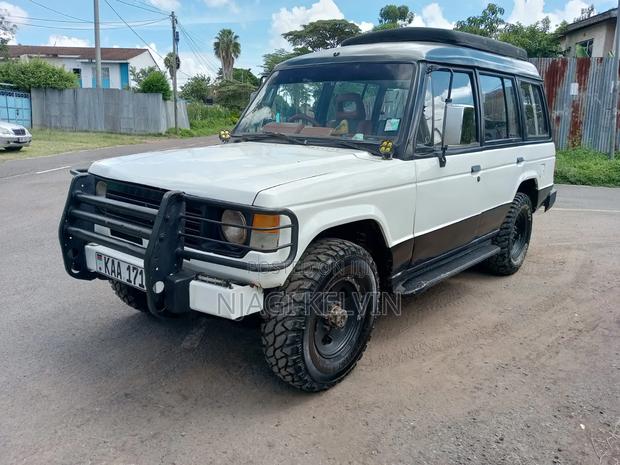 Mitsubishi Pajero 1990 White
