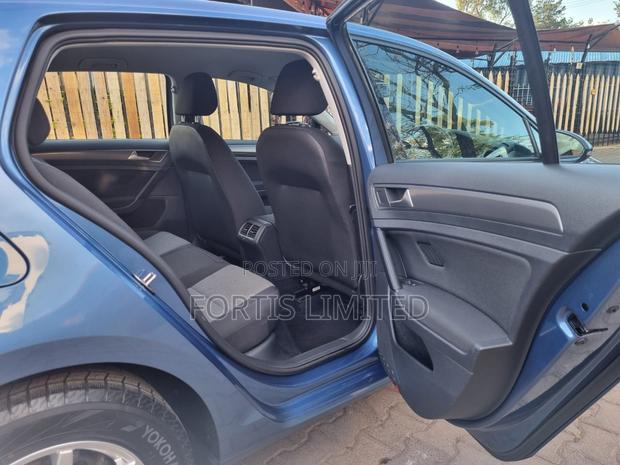 Volkswagen Golf 2016 Blue