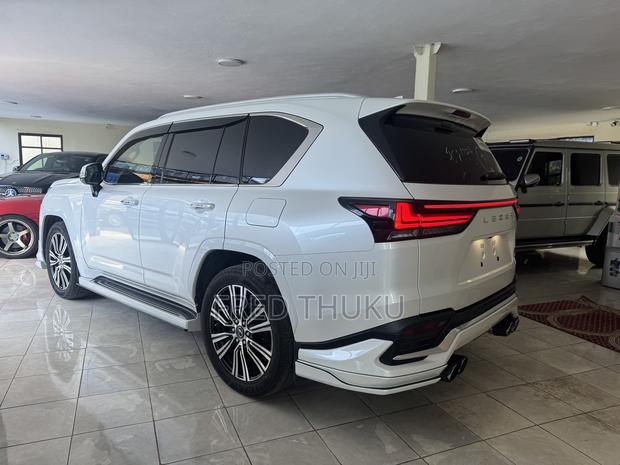 Lexus LX 600 2023 White