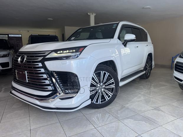 Lexus LX 600 2023 White