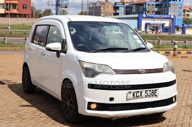Toyota Spade 2013 Pearl