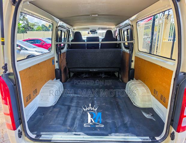 Toyota HiAce 2019 Beige