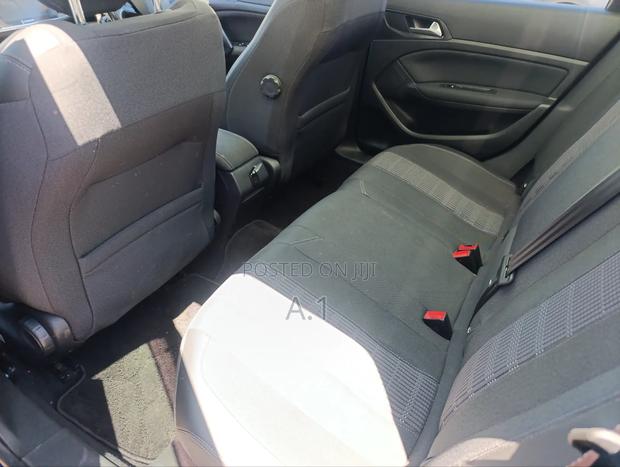 Peugeot 308 2018 Blue