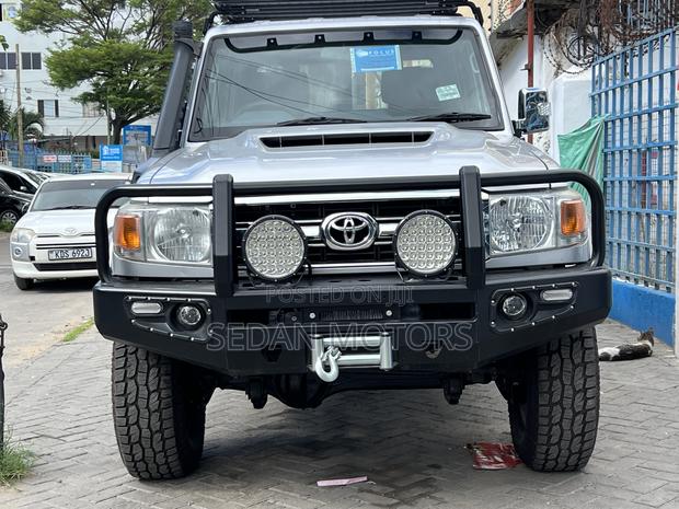 Toyota Land Cruiser 2019 Silver