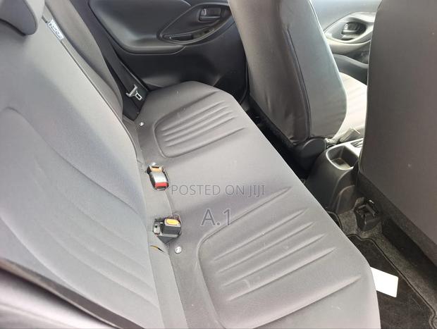 Toyota Yaris 2020 Gold