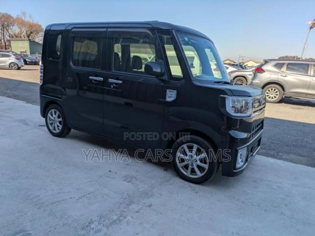 Toyota Pixis Mega 660 FWD 2019 Black
