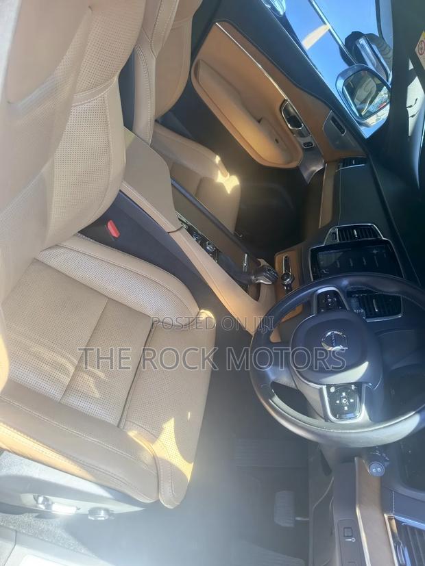 Volvo XC90 2019 Silver