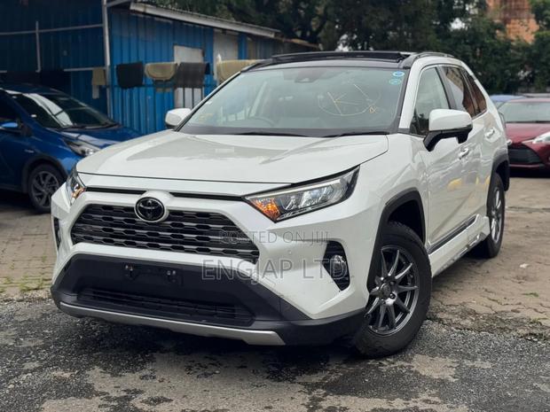 Toyota RAV4 2019 White