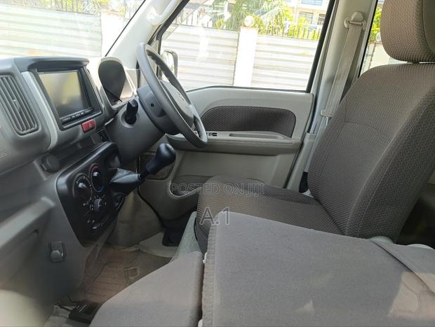 Nissan Wingroad 2019 Silver