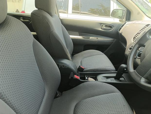 Nissan Wingroad 2019 Silver