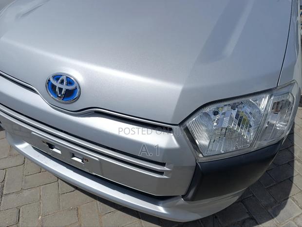 Toyota Succeed 2019 Silver