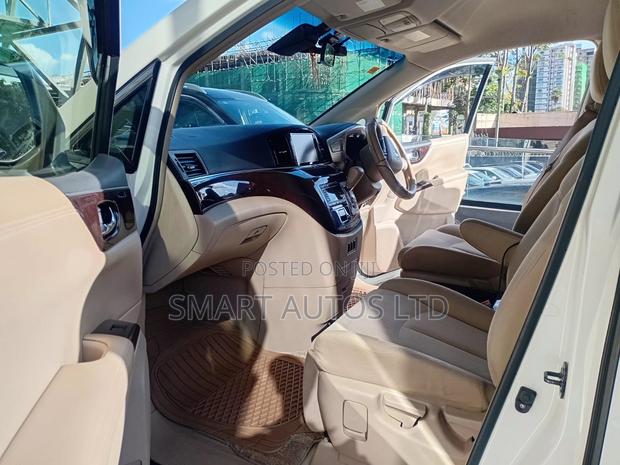 Nissan Elgrand 2019 Pearl
