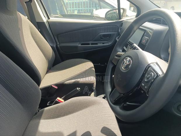 Toyota Vitz 1.5 FWD Hybrid 5dr 2019 Silver