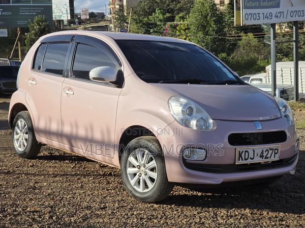 Toyota Passo 2015 Pink