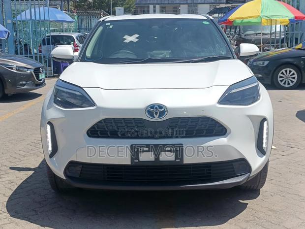 Toyota Yaris 1.5 Sedan XLE 2020 White