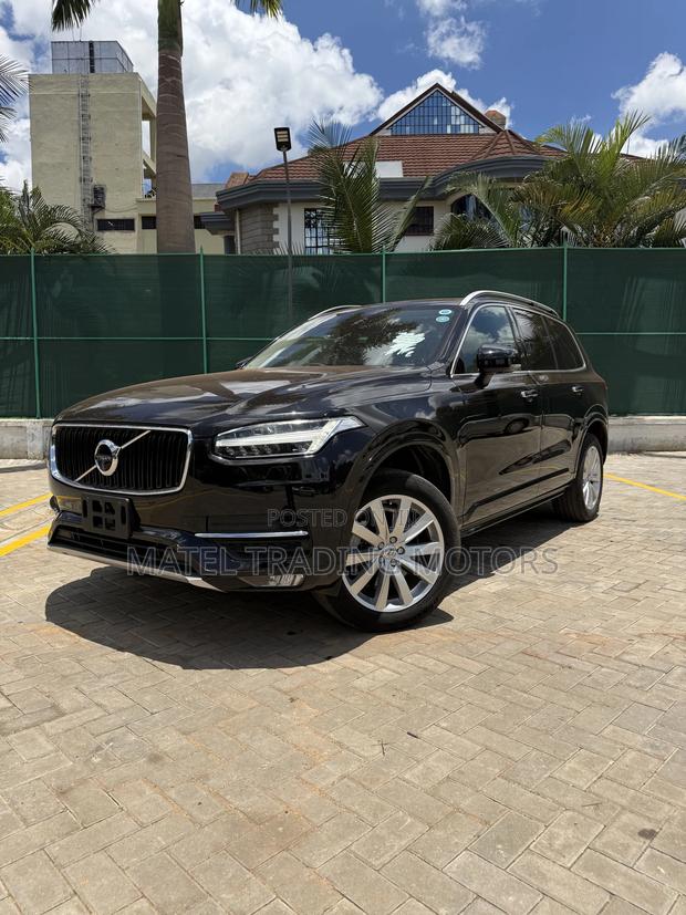 Volvo XC90 T5 Momentum AWD 2018 Black