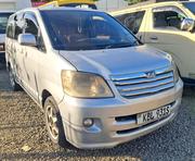 Toyota Noah 2004 Silver for sale