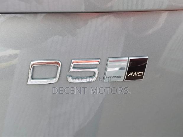 Volvo XC90 T5 Momentum AWD 2019 Blue