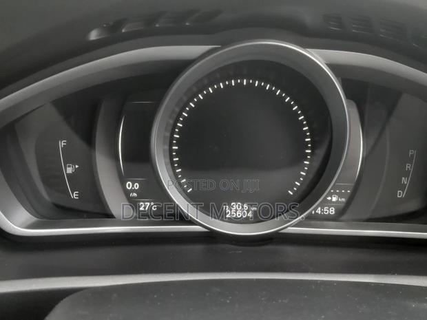 Volvo V40 2019 Blue