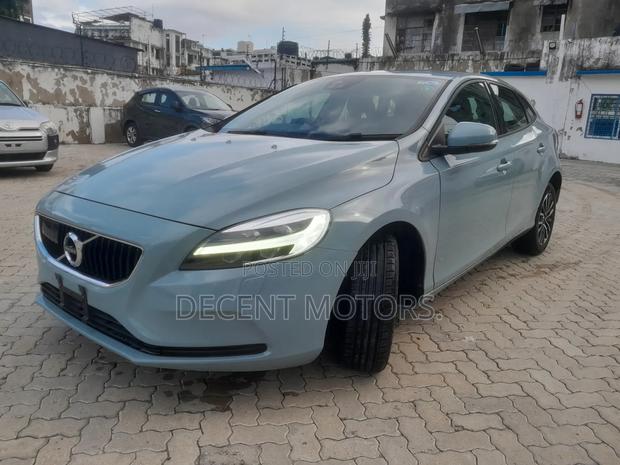 Volvo V40 2019 Blue