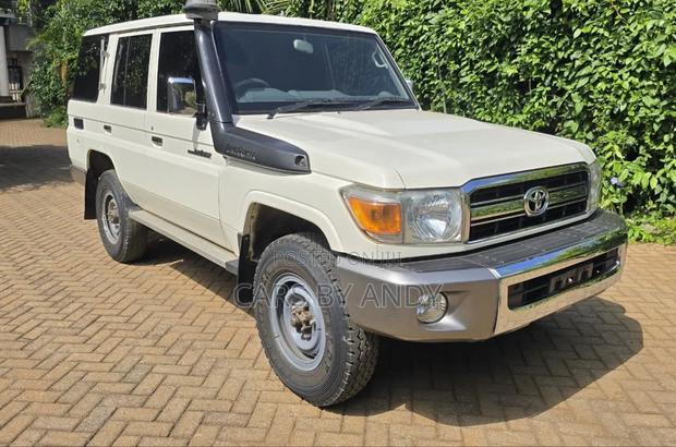 Toyota Land Cruiser 76 Series 2017 Beige