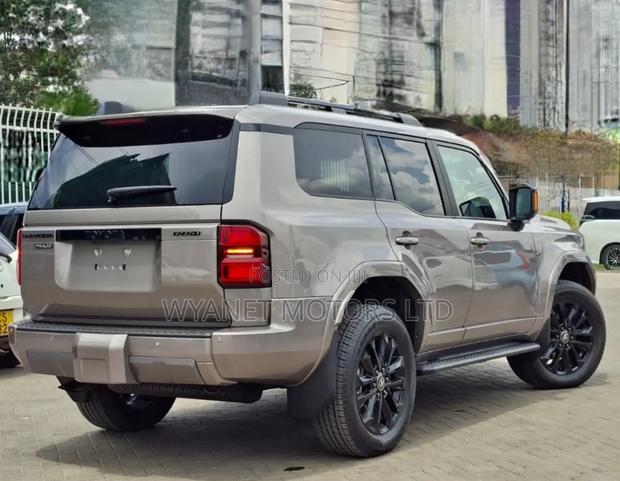 New Toyota Land Cruiser Prado 2.8 2025 Gray