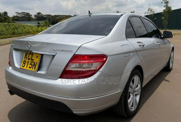 Mercedes-Benz C200 2010 Silver