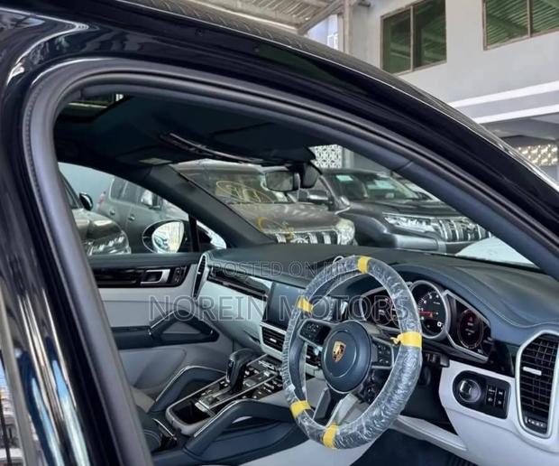 Porsche Cayenne 2019 Blue