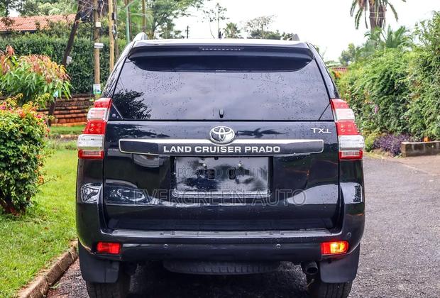 Toyota Land Cruiser Prado 2.8 2017 Black