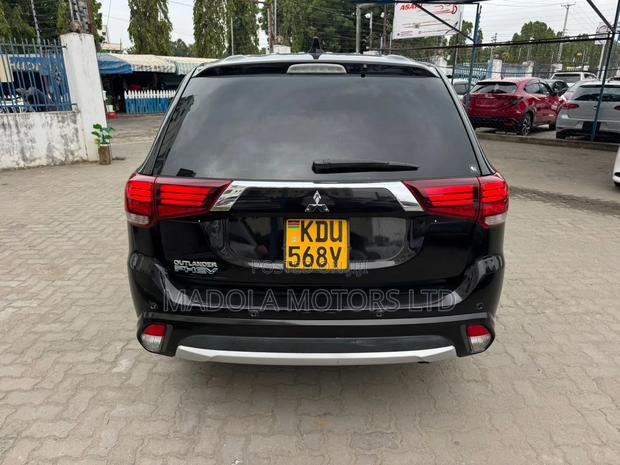 Mitsubishi Outlander 2.4 PHEV AWD 2017 Black