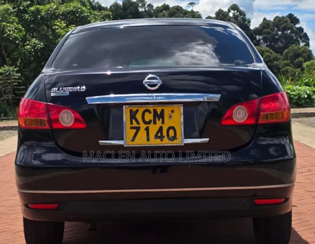 Nissan Bluebird 2010 Black