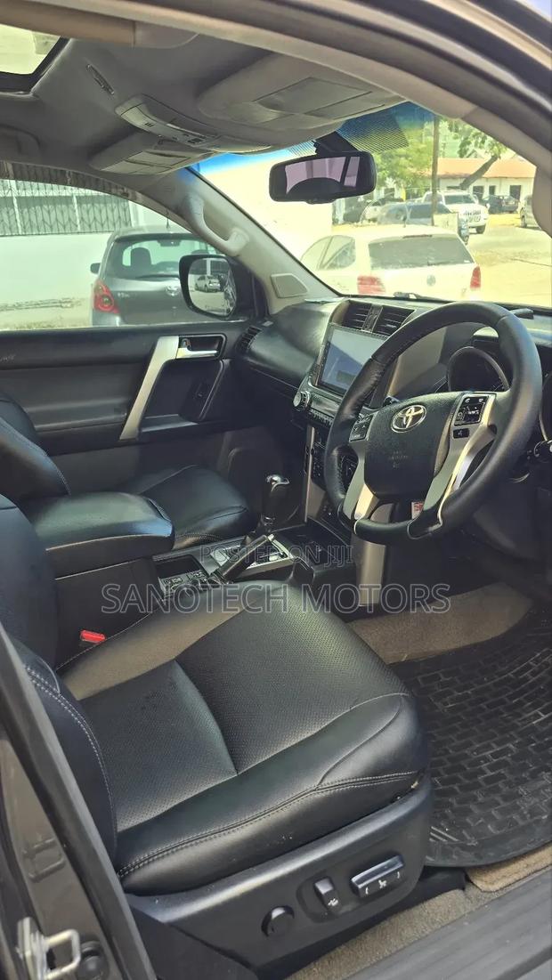 Toyota Land Cruiser Prado 2010 Gray