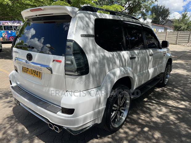 Toyota Land Cruiser Prado 2005 White