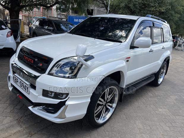 Toyota Land Cruiser Prado 2005 White