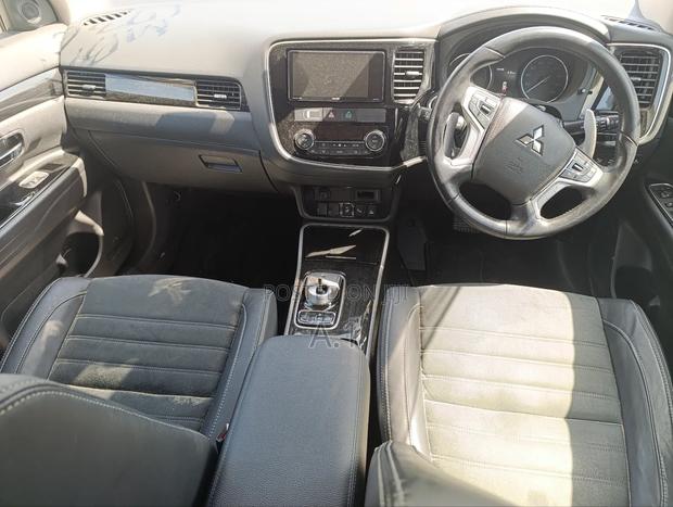 Mitsubishi Outlander 2.0 PHEV AWD 2019 White