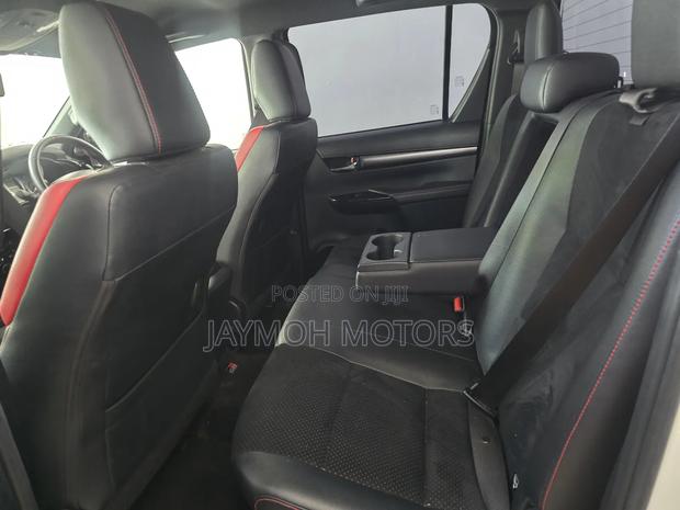 Toyota Hilux 2023 White