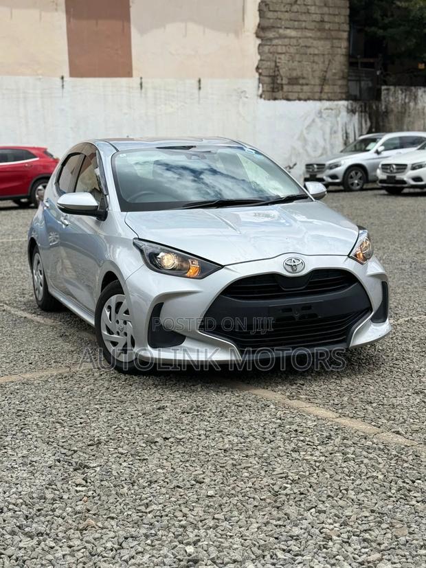 Toyota Yaris 2020 Silver