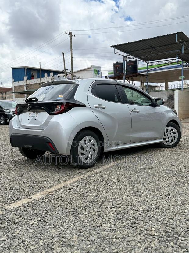 Toyota Yaris 2020 Silver
