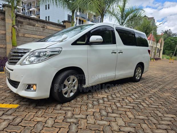 Toyota Alphard 2.4 Petrol FWD 2014 White