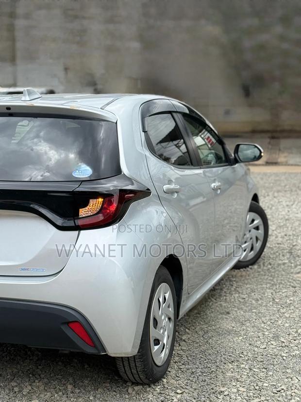 Toyota Yaris 2020 Silver