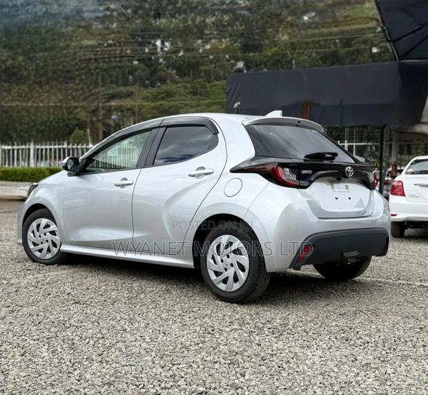 Toyota Yaris 2020 Silver