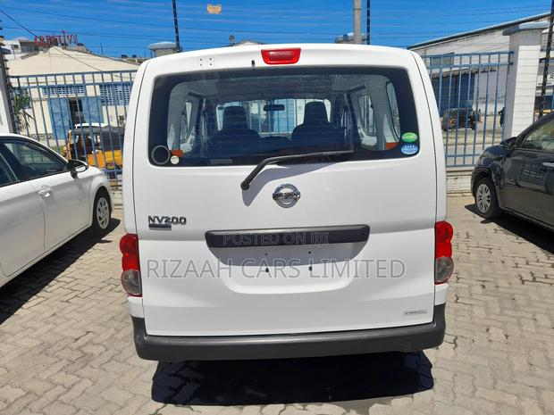Nissan NV200 2018 White