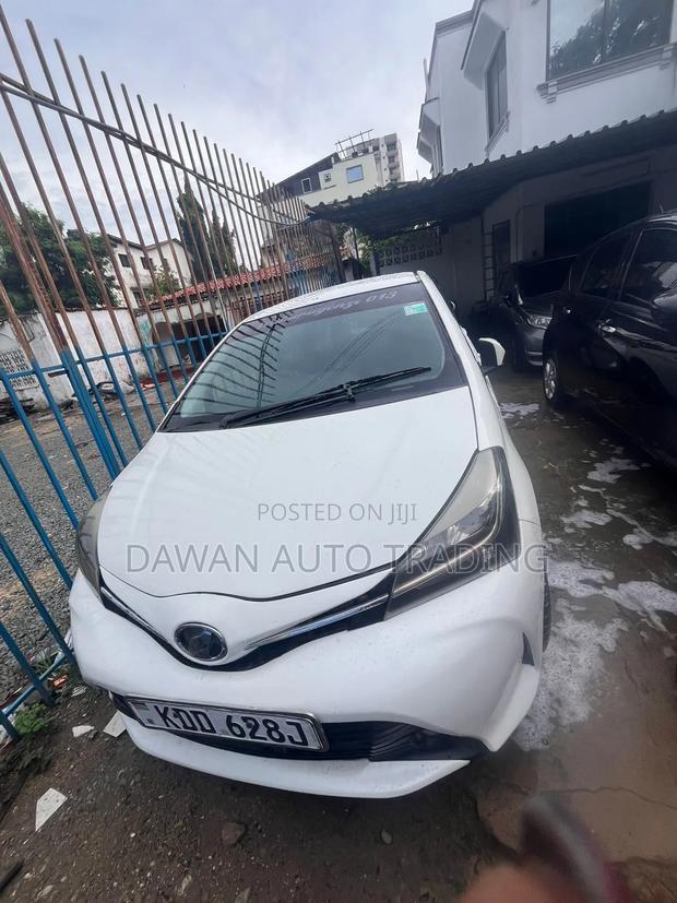 Toyota Vitz 2015 White