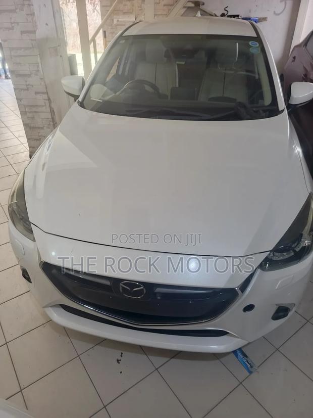 Mazda Demio 2018 White